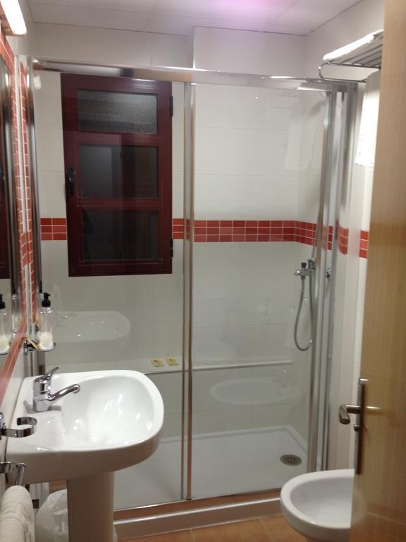 Hostal Rio De Oro Alcala La Real Bagian luar foto