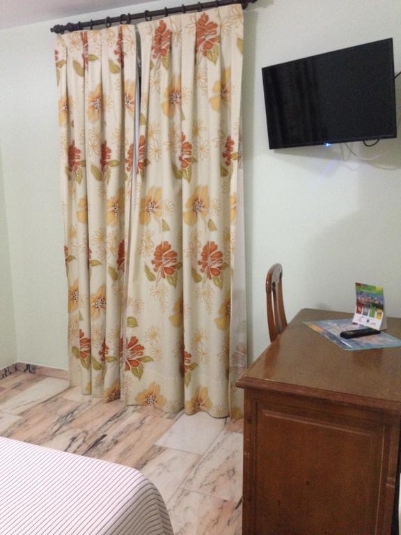 Hostal Rio De Oro Alcala La Real Bagian luar foto
