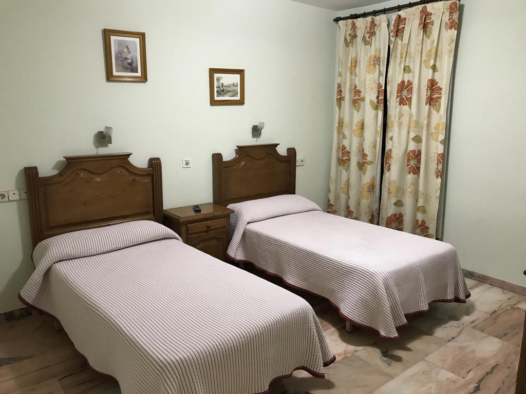 Hostal Rio De Oro Alcala La Real Bagian luar foto