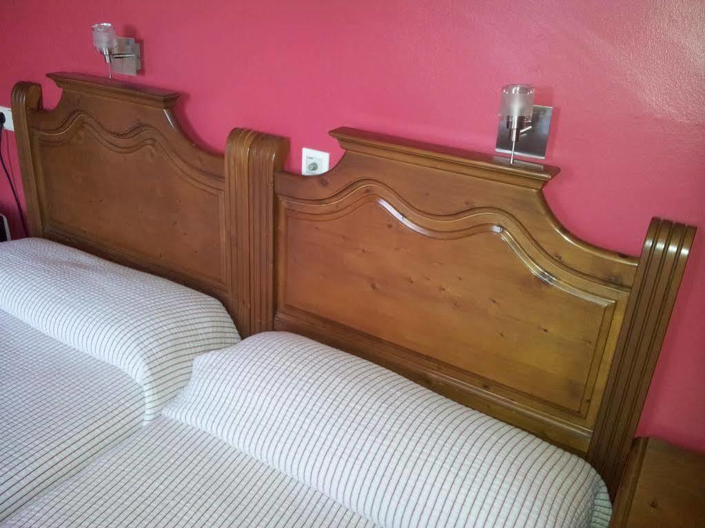 Hostal Rio De Oro Alcala La Real Bagian luar foto