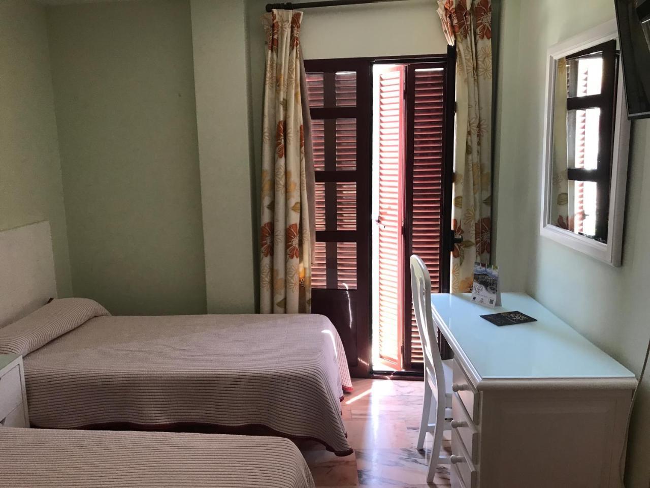 Hostal Rio De Oro Alcala La Real Bagian luar foto