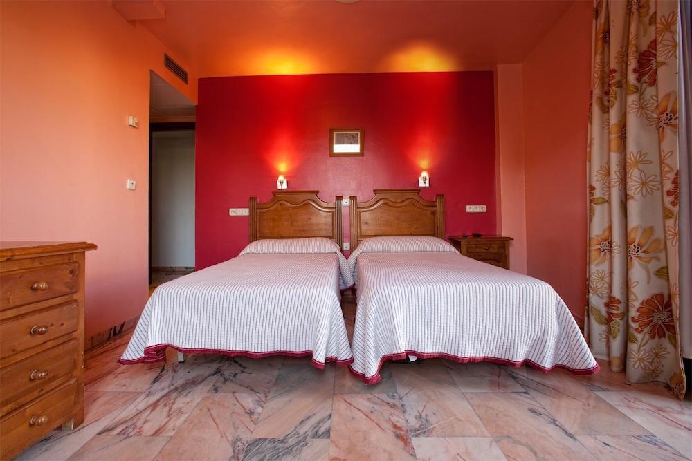 Hostal Rio De Oro Alcala La Real Bagian luar foto